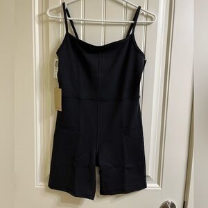 Aritzia body suit, size medium